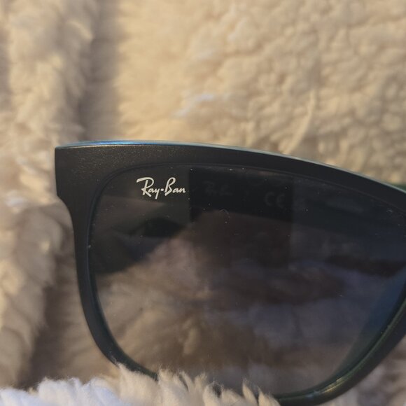 Men's Rayban sunglasses - Picture 2 of 4